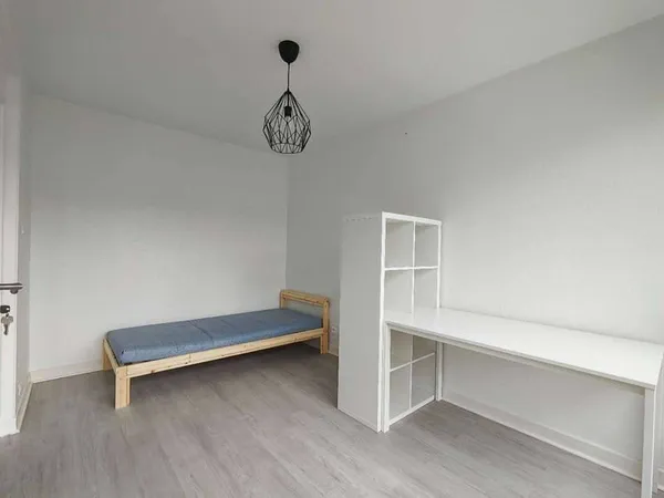 Appartement 4 pièces 10 m²