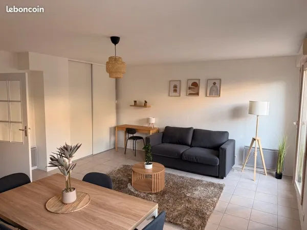 Grand T1 meublé 40m² + terrasse 9m² + parking - lumineux - Villa d'Étigny - Pau