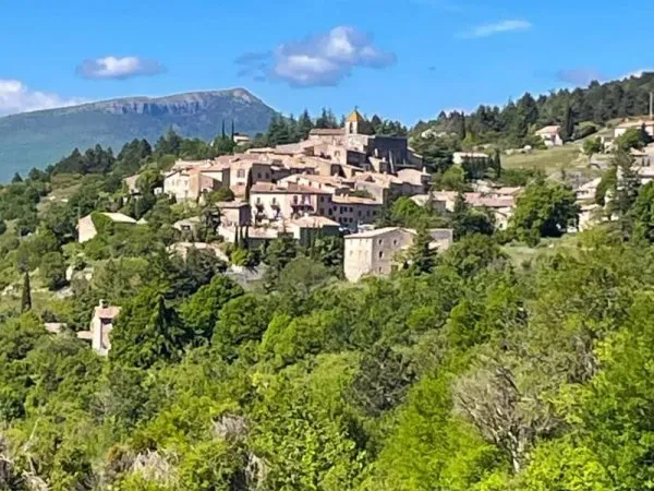 A Vendre - Terrain constructible avec vue panoramique - AUREL (84)