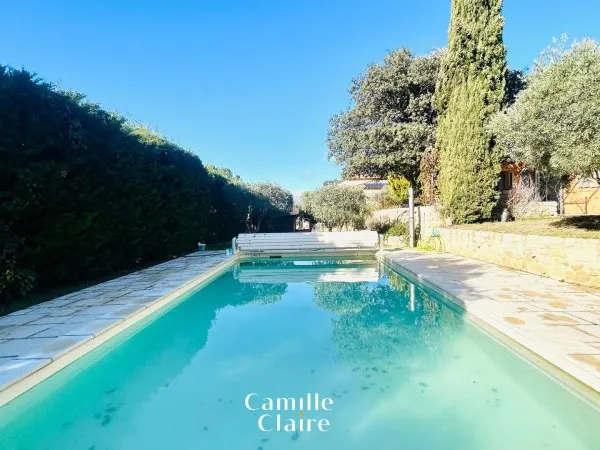 Maison T5 de Plain-pied 133 m2 au calme avec piscine sur le