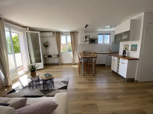 Superbe T2 rénové au coeur de Sanary