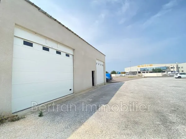 Local commercial 84 m²
