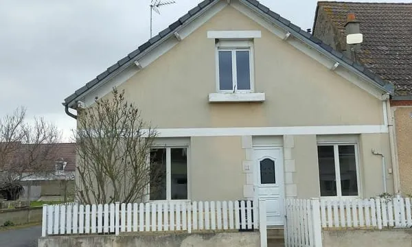 SOUS COMPROMIS !! Maison de 74 m2, 3 pièces, terrasse bois/jardinet