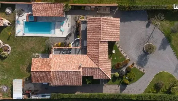 Belle villa avec piscine lavernose