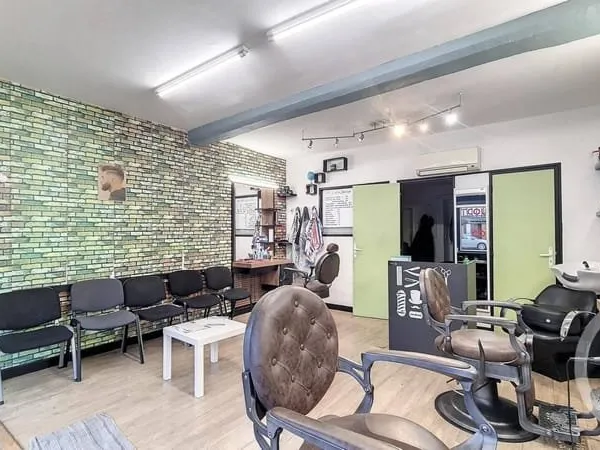 Local commercial 2 pièces 39 m²