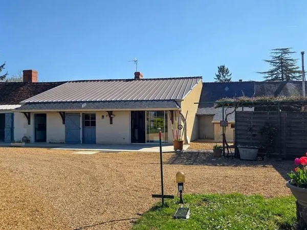 Jolie maison ancienne avec dépendances !