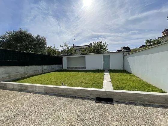 Maison 8 pièces 322 m²