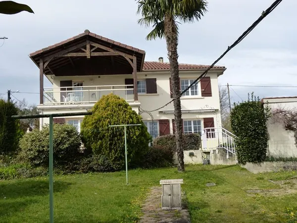 Maison Montrem 5 pièce(s) 154 m2