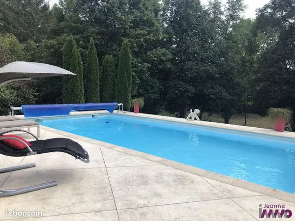 Propriété 9 pièces 240 m²