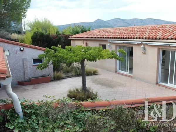 EXCEPTIONNEL VILLA TRADITIONNELLE AVEC GRAND PATIO CENTRAL