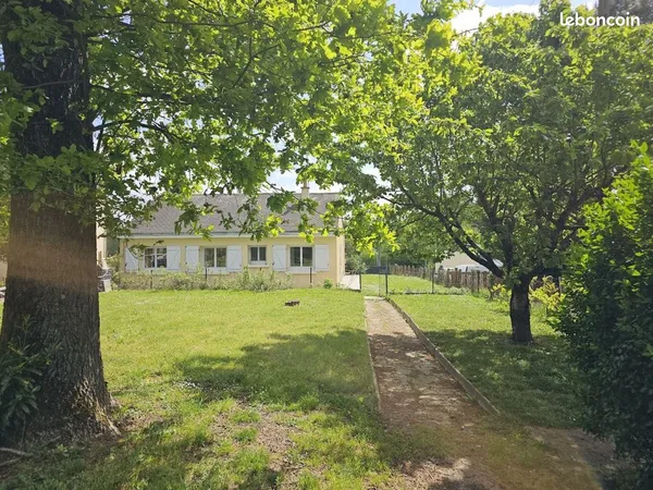 Maison de 92m2 habitables sur très beau terrain de 2551m2
