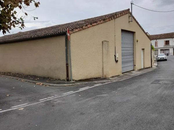 Place garage commun à Briatexte