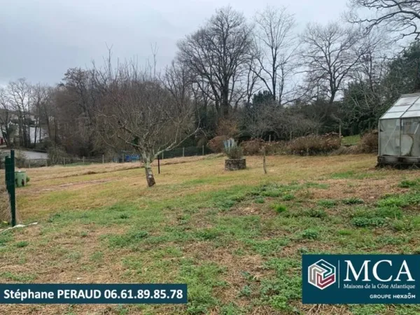 Terrain 611 m²