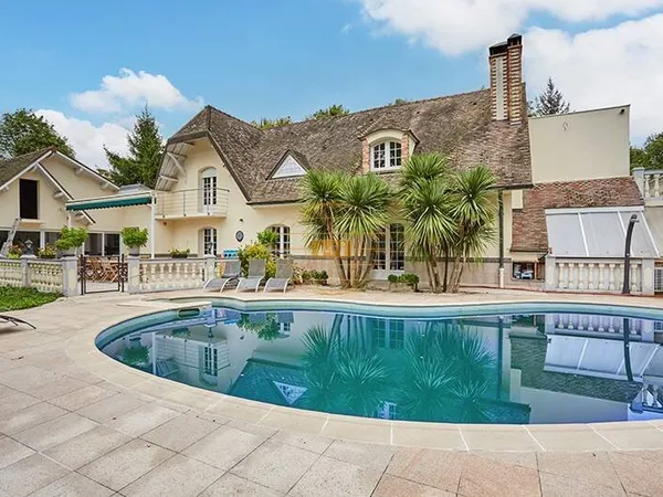 Maison 11 pièces 293 m²