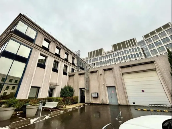 Local d'activité 1095 m²