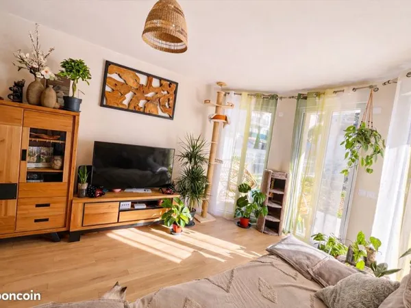 APPARTEMENT 3P lumineux- Terrasse+Jardin 170m2-pas de vis-à-vis