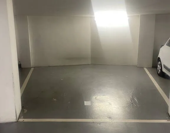 Garage/Parking