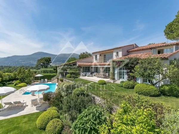 Proche Saint-Paul de Vence - Magnifique villa entièrement rénové