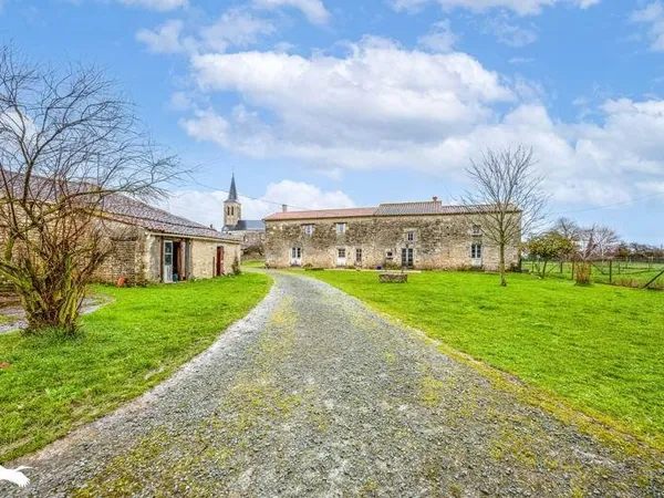 Maison en pierre de 5 pièces principales