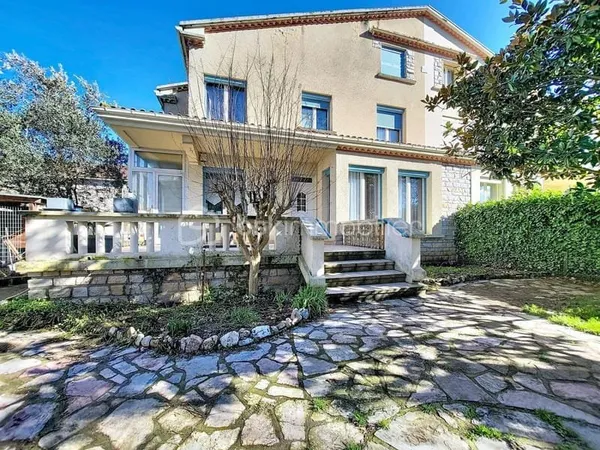 Maison familiale pleine de charme - Labruguière centre