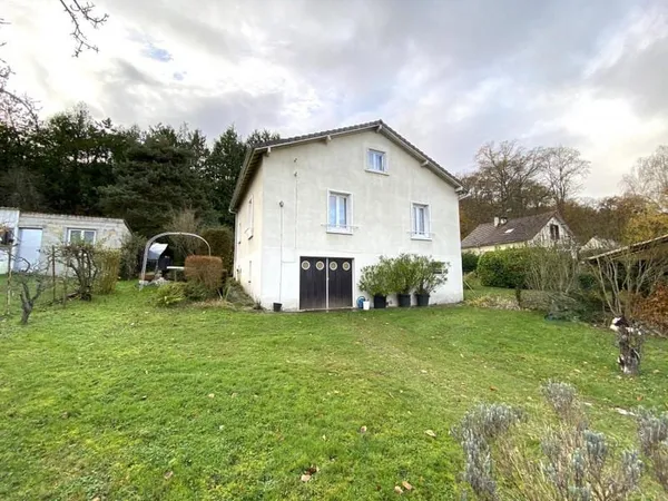 Maison 3 pièces avec grand jardin et beau potentiel à Rosny-sur-Seine