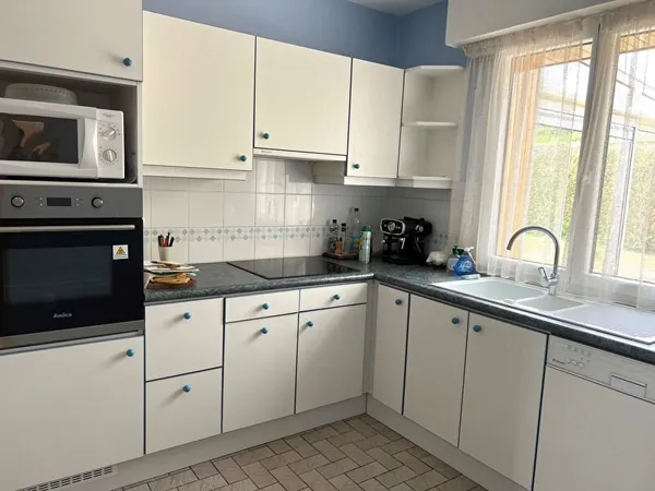A LOUER MAISON QUARTIER DEZERSEUL, 3 CHAMBRES, SOUS-SOL COMPLET