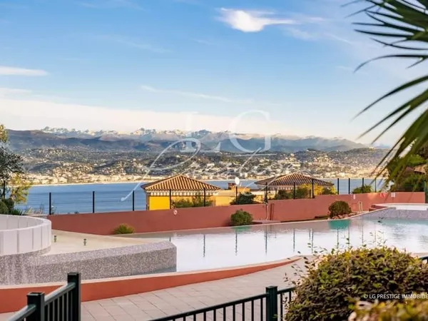 Exclusivité à Théoule-sur-Mer : deux-pièces avec vue mer, proche du centre