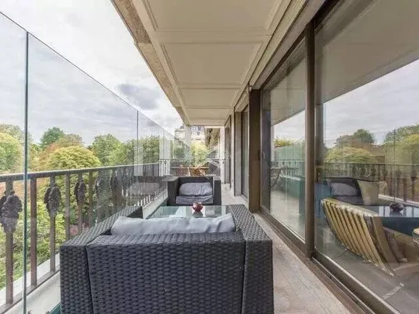 Appartement 6 pièces 227 m²