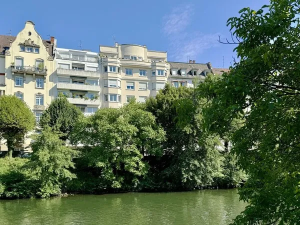 QUAI ROUGET DE LISLE - 5 PIECES - 115 M² - A RÉNOVER