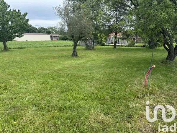 Terrain 968 m²