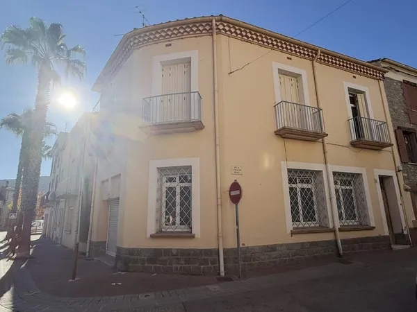 MAISON DE VILLE AVEC GARAGE
