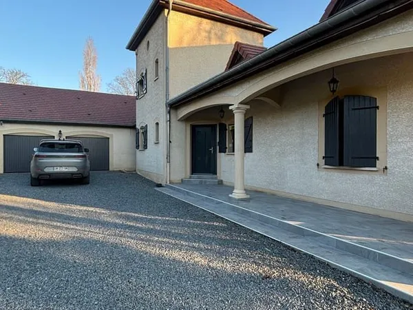 Maison 5 pièces 248 m²