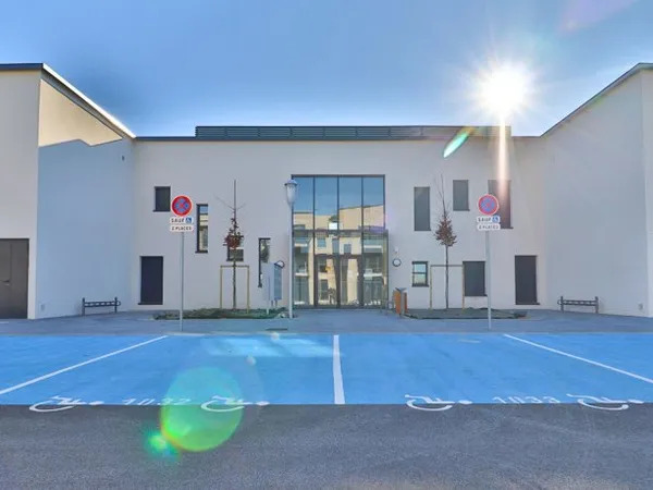 LOCATION LOCAL PROFESSIONNEL FAGNIERES G838