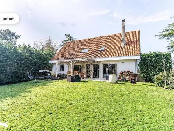 Maison traditionnelle 7 pièces 150 m²