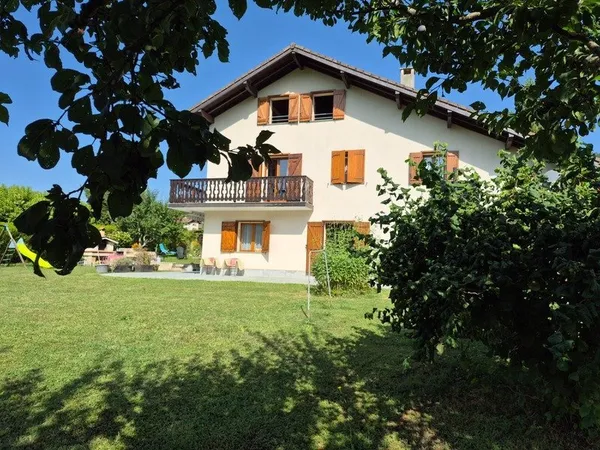 Maison à vendre 8 pièces BURDIGNIN (74)