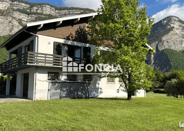 Crolles maison a vendre 158 m² sur terrain 1 176 m² - dpe g