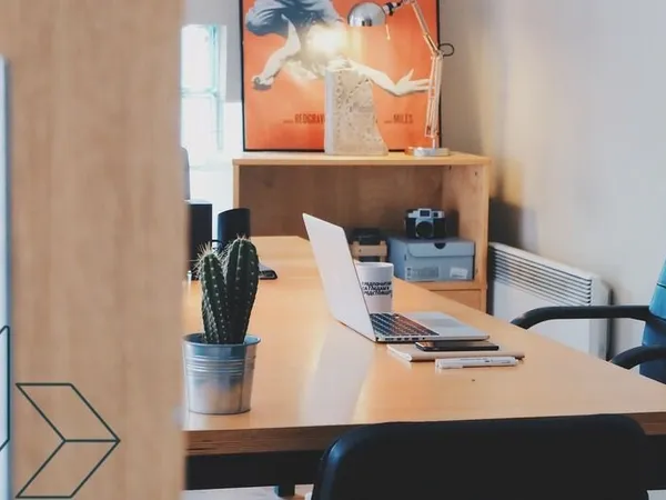Bureau et espace de travail Location Vannes  87m² 1615€