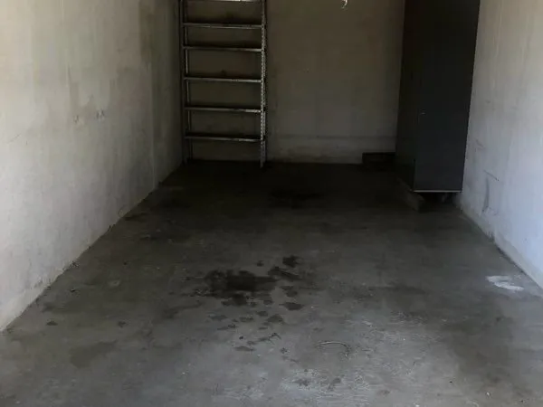 Garage à Louer