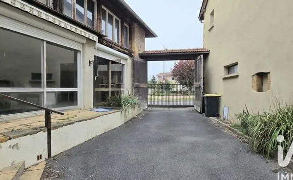 Maison avec appartements 211 m²