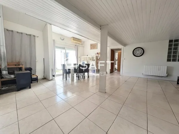 MAISON ATYPIQUE AVEC JARDIN ET DÉPENDANCES 70M2