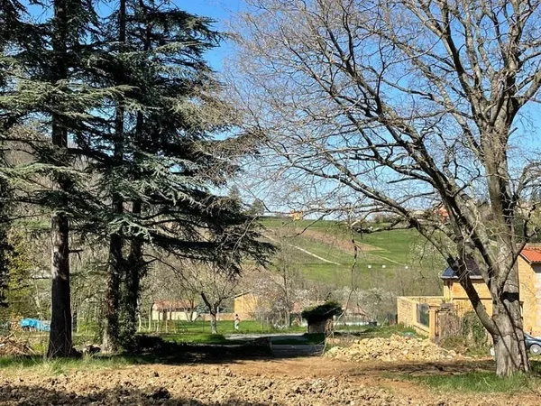 Terrain de 727m² au coeur des pierres dorées