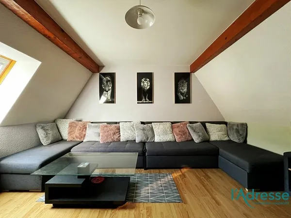 Appartement en duplex F4 - avec stationnements et jardin