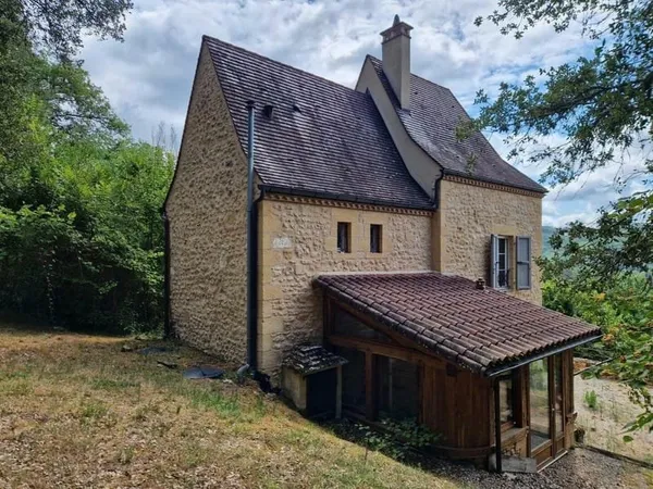 Situation privilégiée pour cette propriété avec vue sur la Vallée de la Vézère