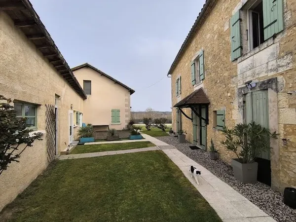 Maison 8 pièces 208 m²