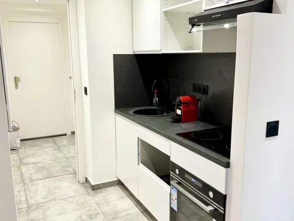CANNES BAS PETIT JUAS T2/T3 DE 42M2 TERRASSE 8M2 SUD CAVE PROCHE CENTRE & COMMERCES 234999€