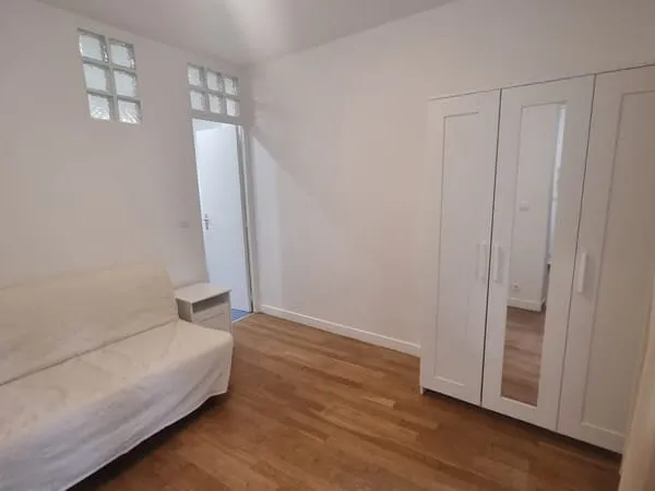 STUDIO 23 M2 vendu occupé