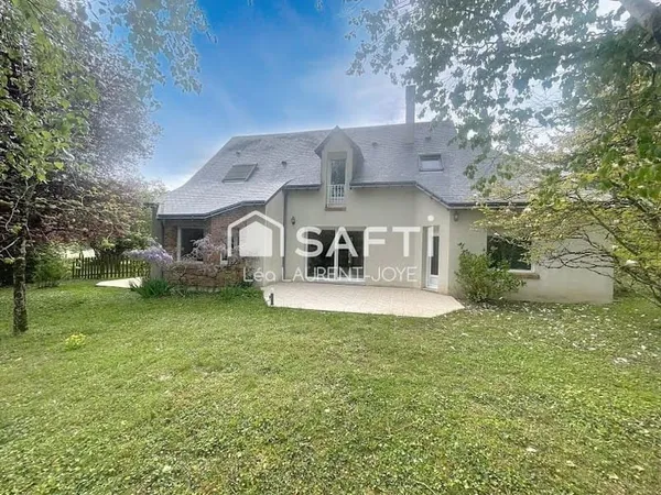 Maison 8 pièces 230 m²