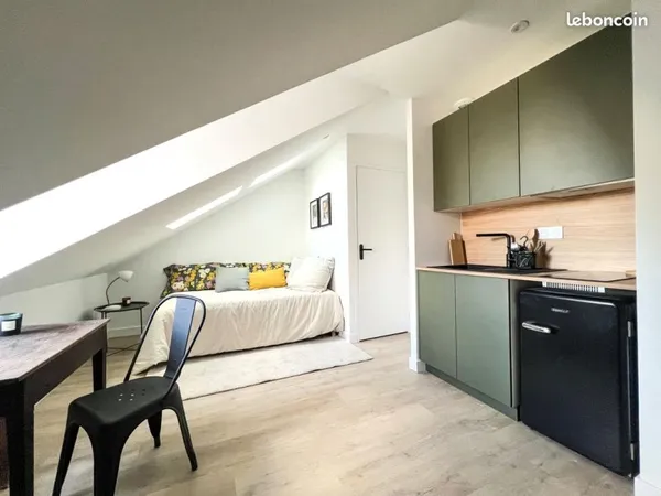 Appartement meublé refait à neuf 18,6 m² - R+2 Côté Cour - Hypercentre de Rennes Rue calme LMNP Caté