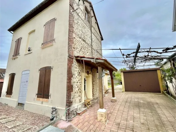 Maison individuelle 3ch avec garage / cave / et jardin