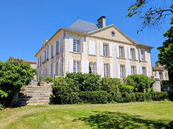 Superbe domaine viticole - Satellite de Saint-Émilion avec somptueux Château